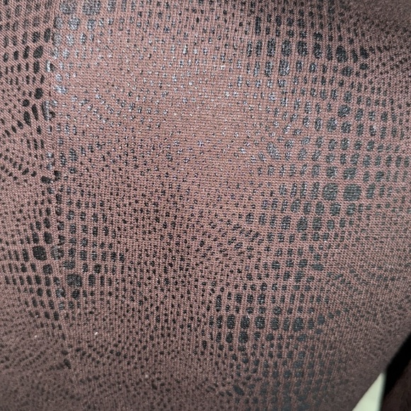 Alembika Essential Slinky V Neck Top In Sepia - Picture 6 of 9